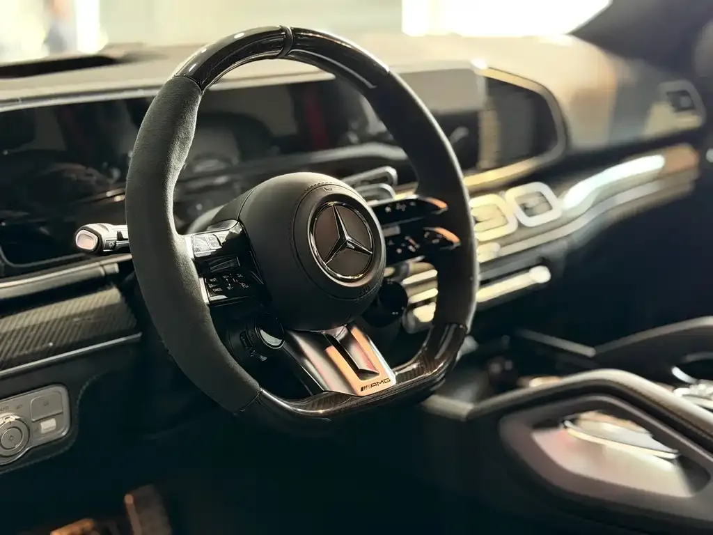 Mercedes-Benz GLS AMG — фото 6