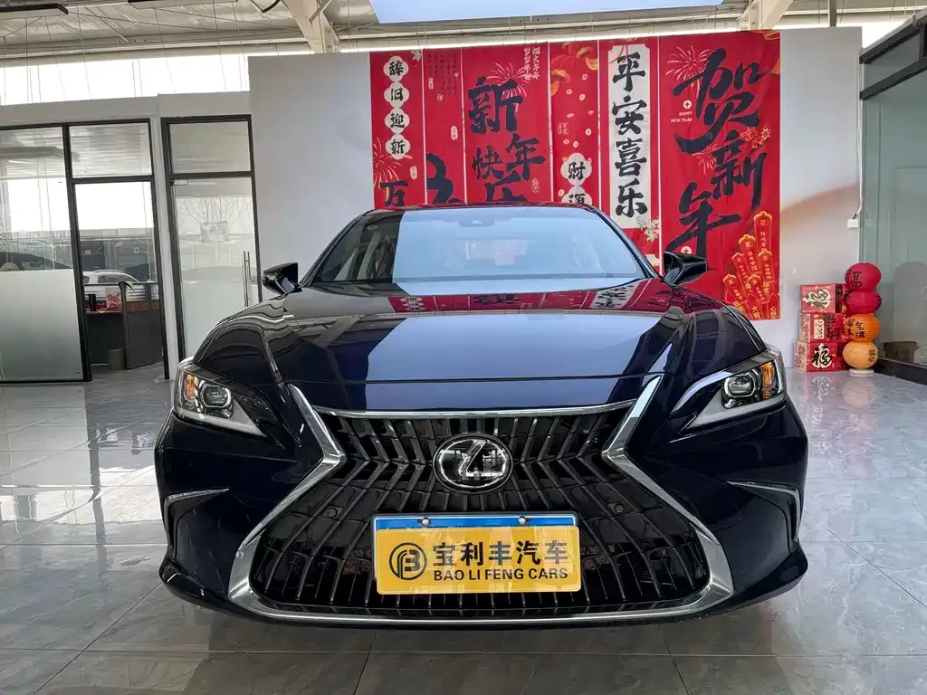 Lexus ES — фото 10