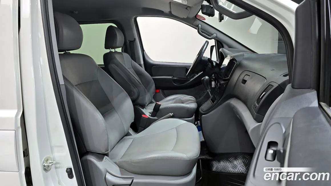 Hyundai Starex — фото 2