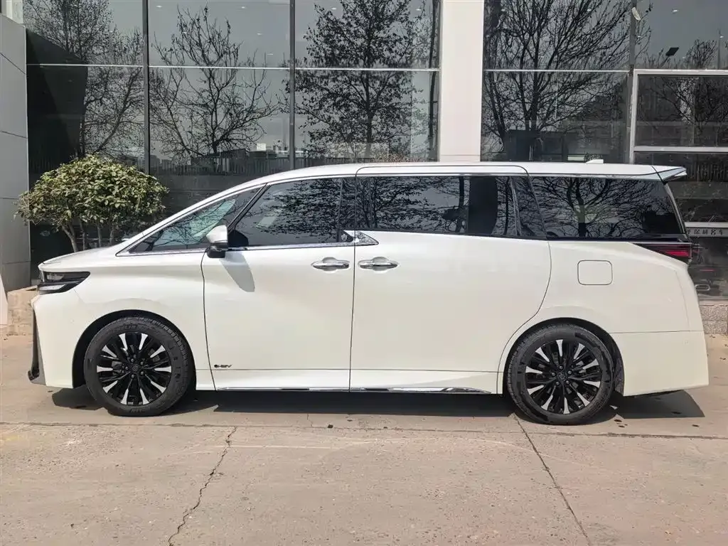 Toyota Vellfire — фото 9