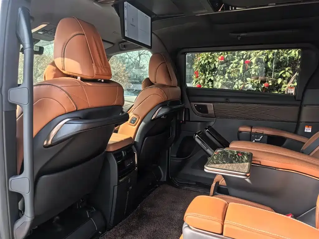 Toyota Vellfire — фото 4
