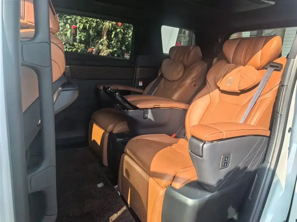 Toyota Vellfire — фото 6
