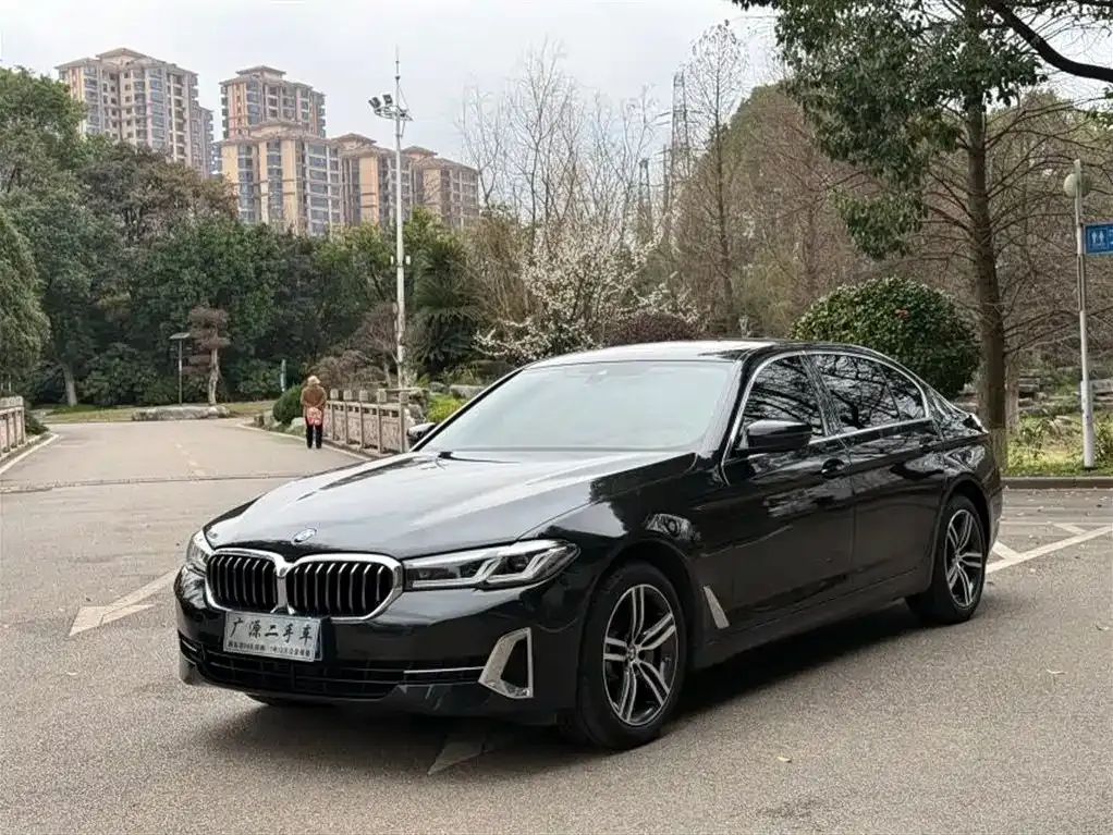 BMW 5 Series — фото 1