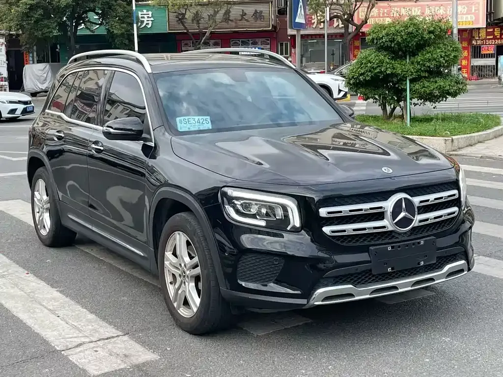 Mercedes-Benz GLB — фото 10