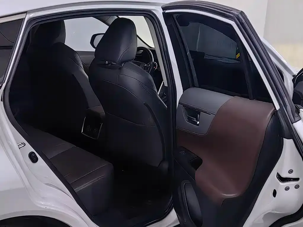 Toyota Harrier — фото 8