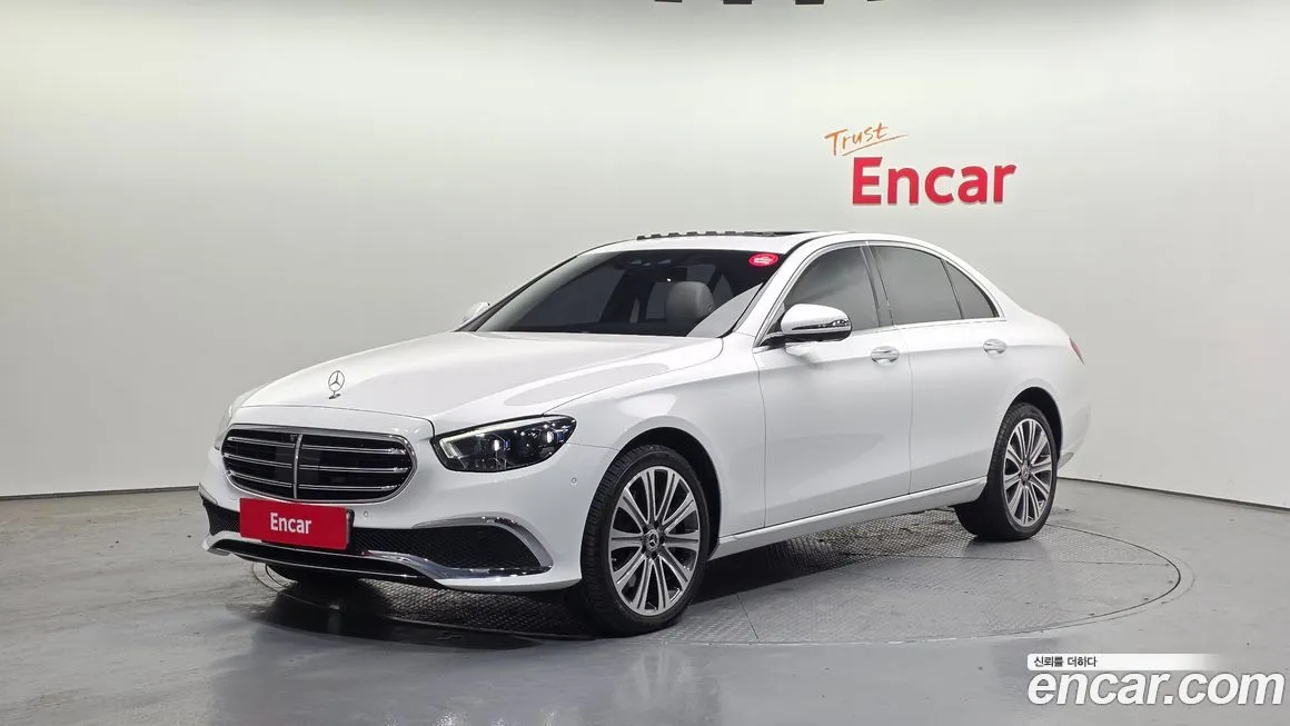 Mercedes-Benz E-Class — фото 1
