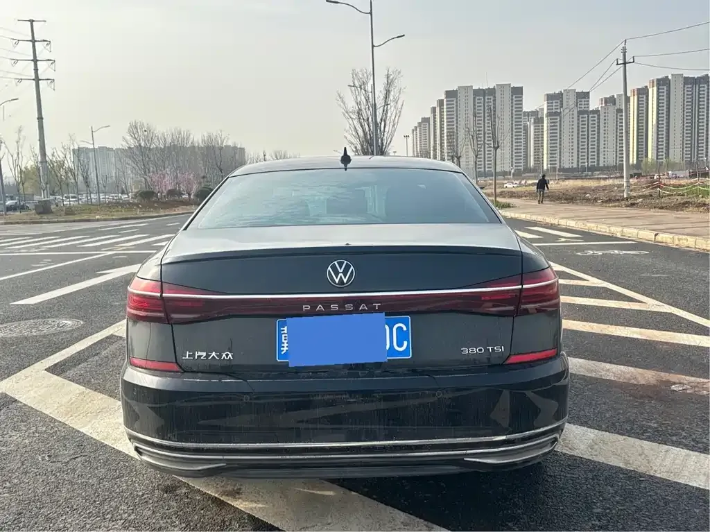 Volkswagen Passat — фото 10