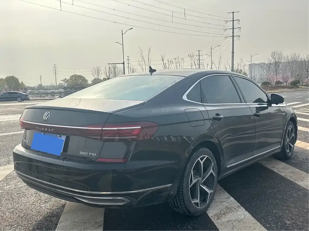 Volkswagen Passat — фото 6