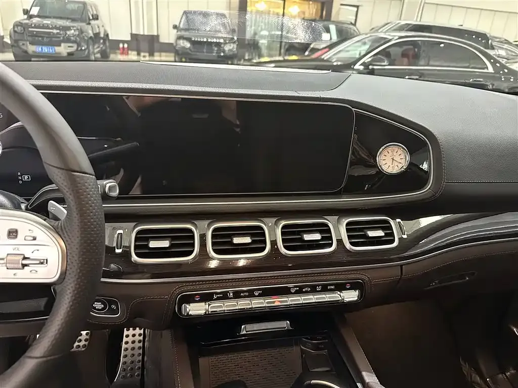 Mercedes-Benz GLS — фото 4