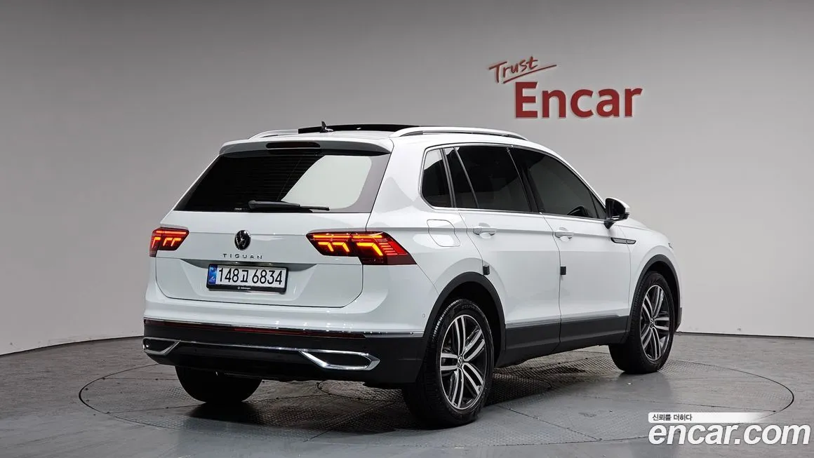 Volkswagen Tiguan — фото 10