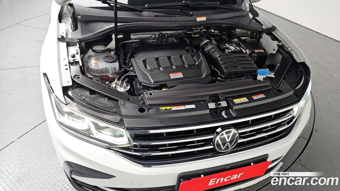 Volkswagen Tiguan — фото 7