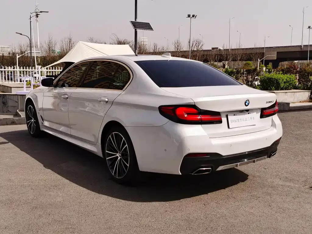 BMW 5 Series — фото 4