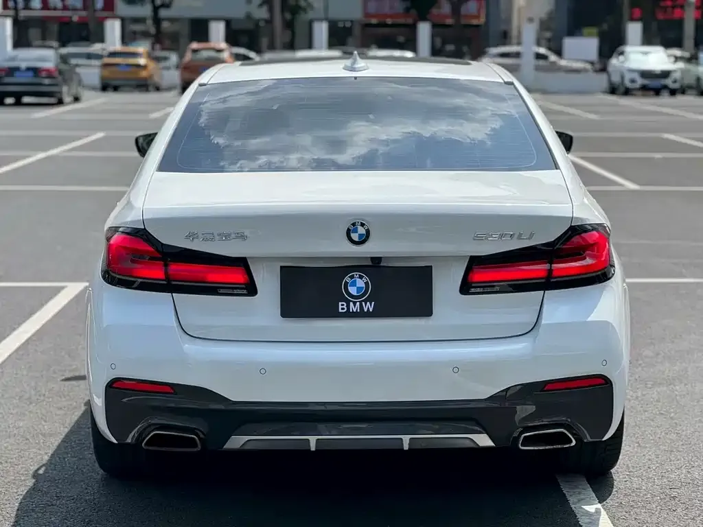 BMW 5 Series — фото 6