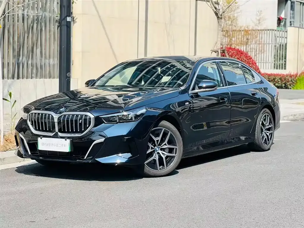 BMW i5 — фото 1