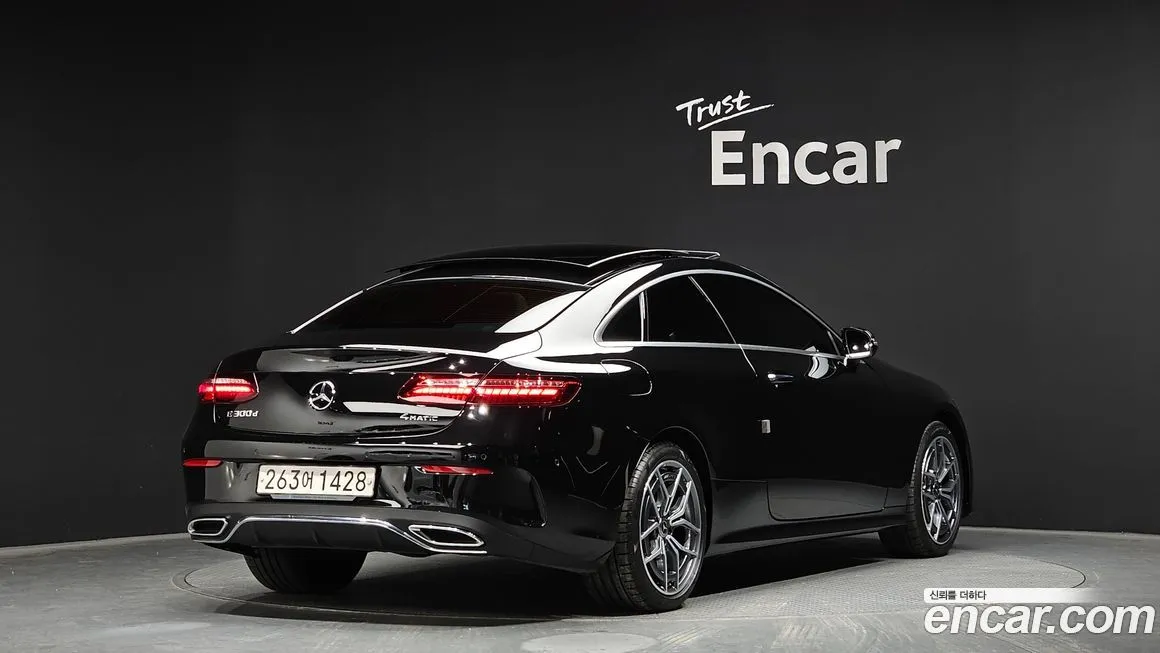 Mercedes-Benz E-Class — фото 2