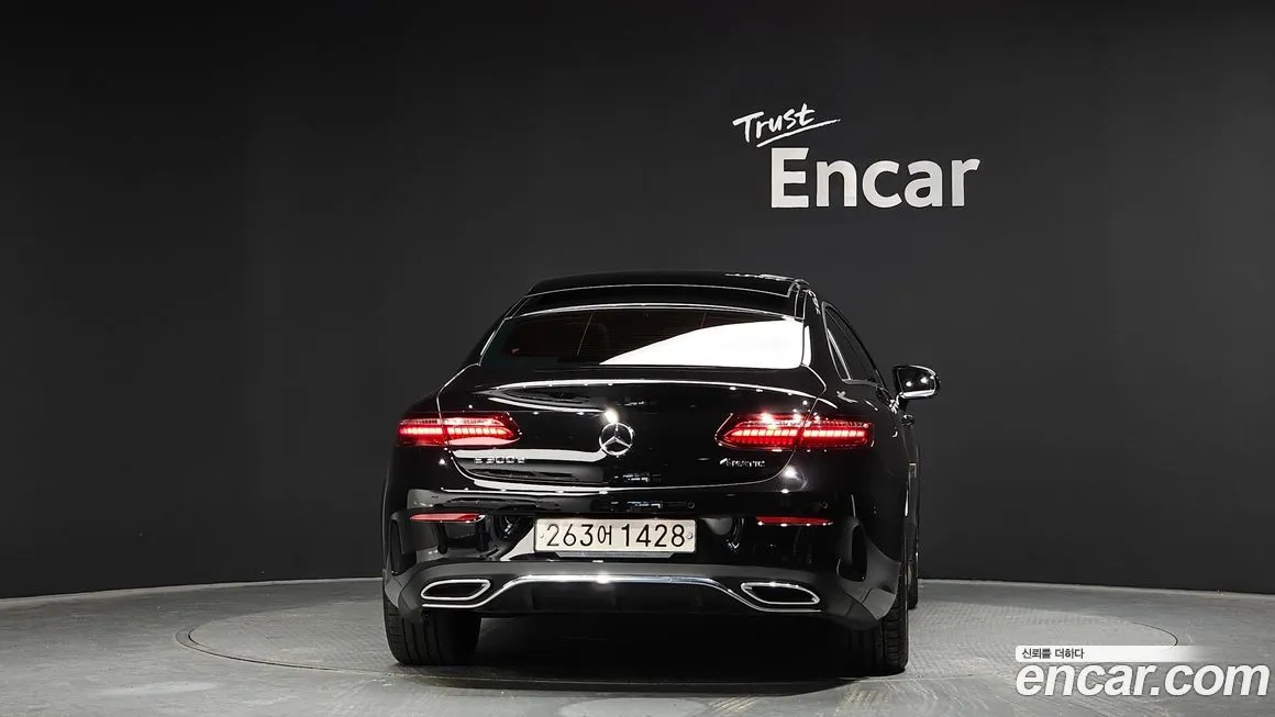 Mercedes-Benz E-Class — фото 5