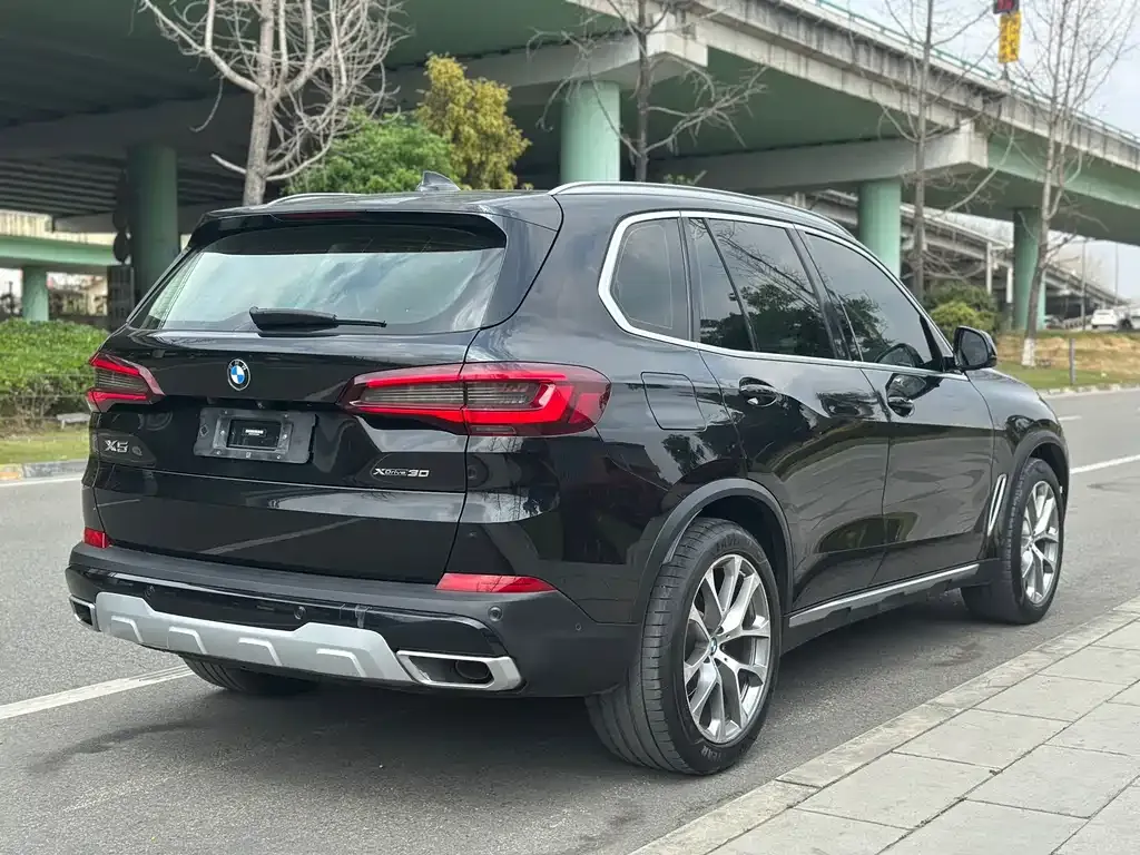 BMW X5 (Import) — фото 4