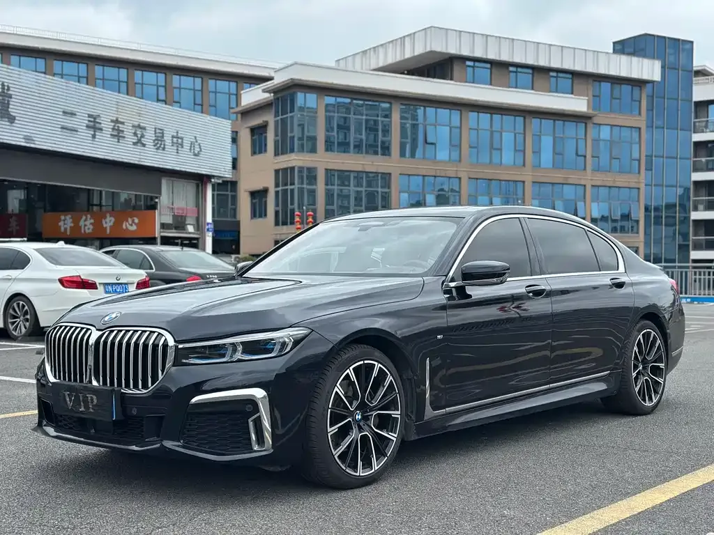 BMW 7 Series — фото 6