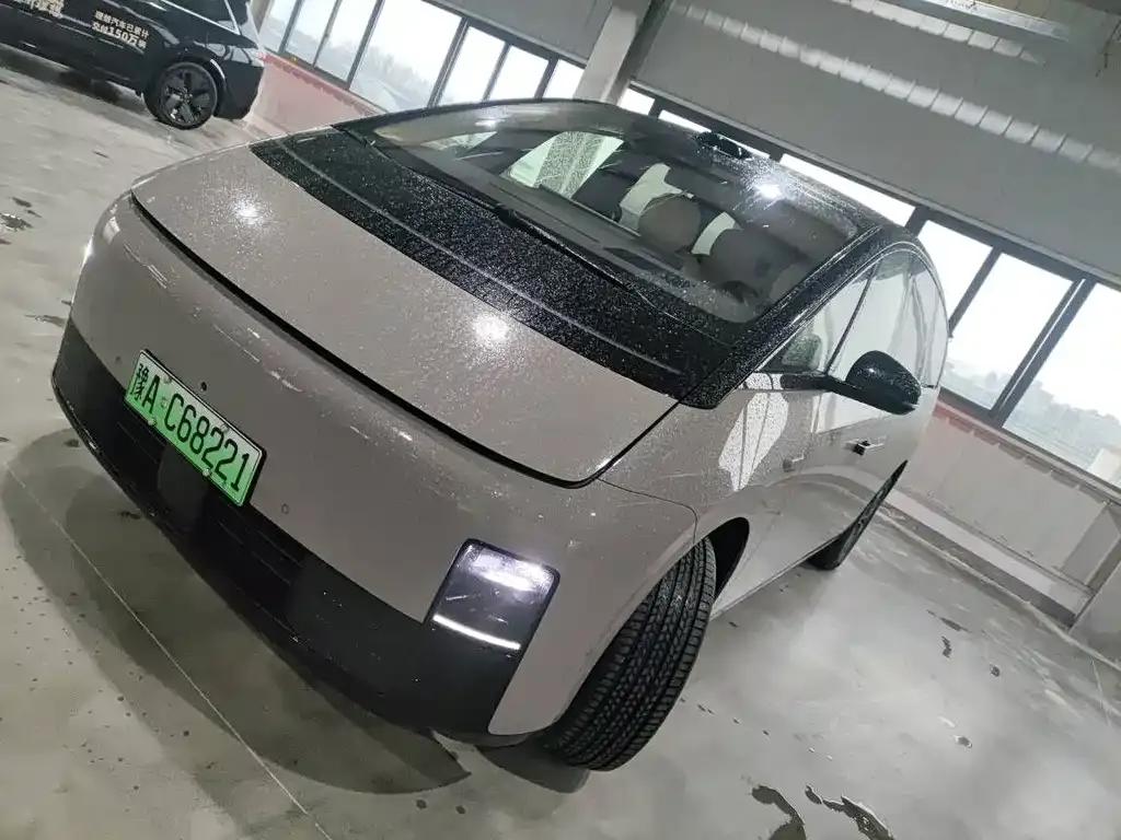 Li Auto MEGA — фото 1