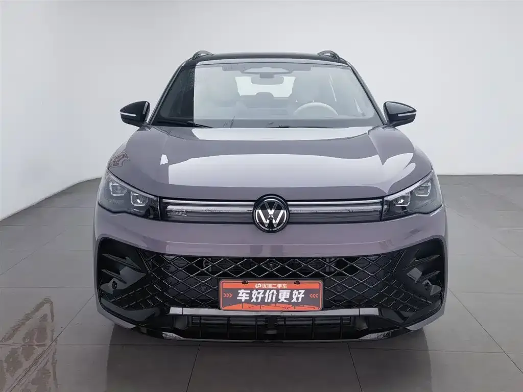 Volkswagen Tiguan L — фото 8