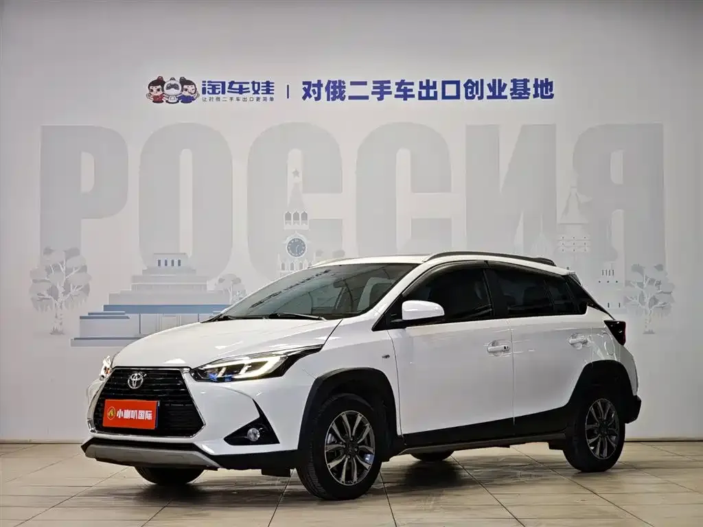 Toyota Yaris L — фото 1