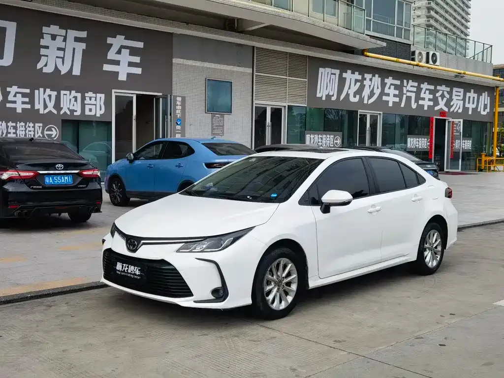 Toyota Corolla — фото 1