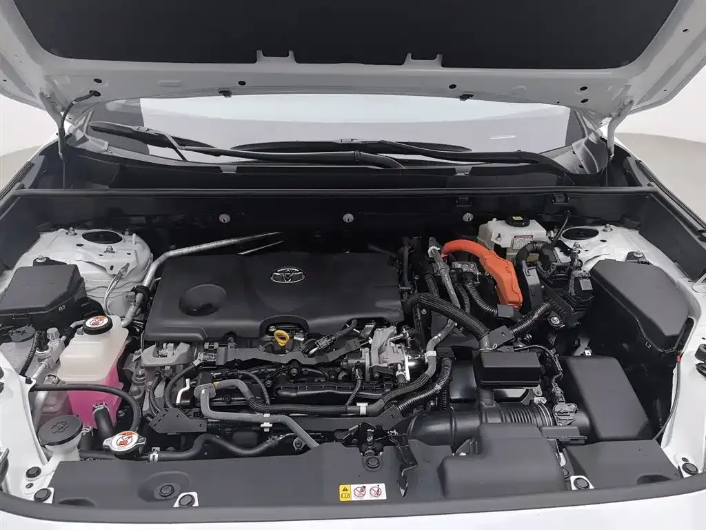 Toyota RAV4 — фото 10