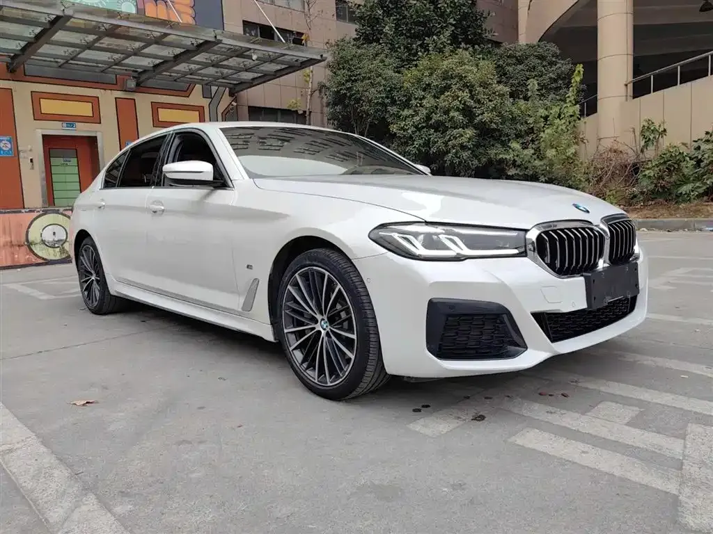 BMW 5 Series — фото 10
