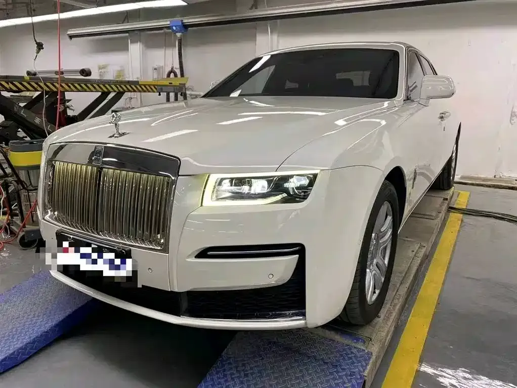 Rolls-Royce Ghost — фото 1