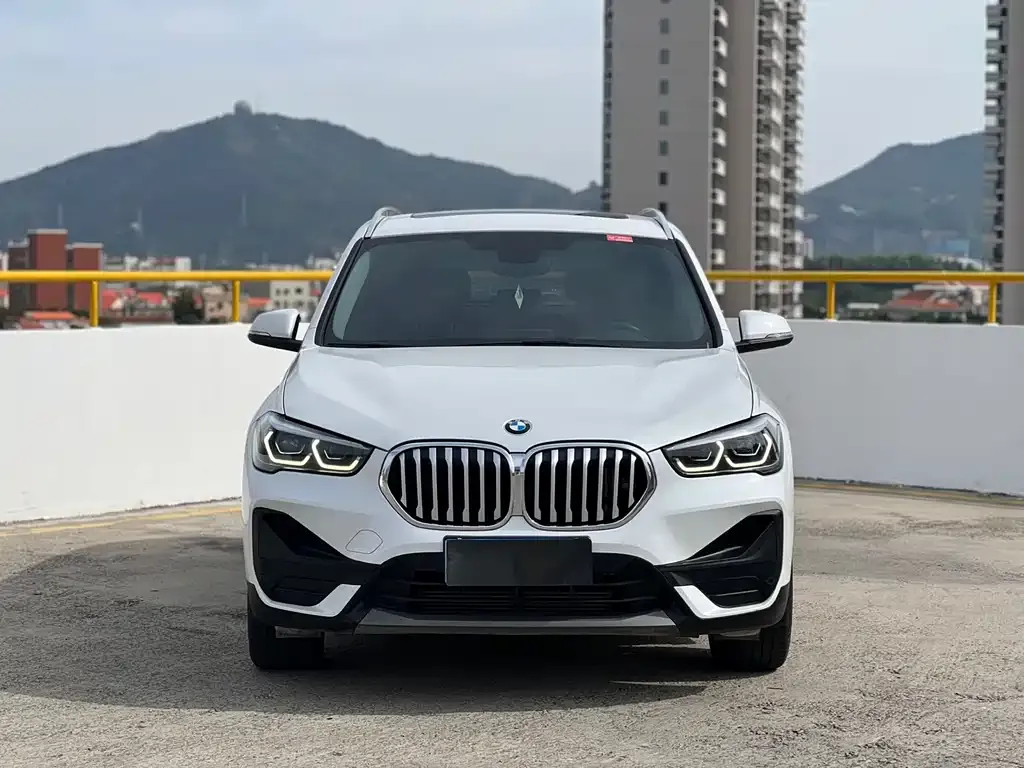 BMW X1 — фото 5