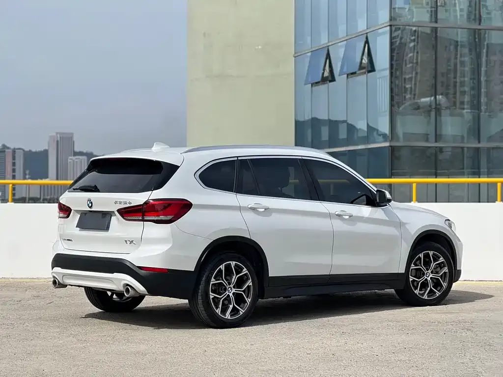 BMW X1 — фото 7