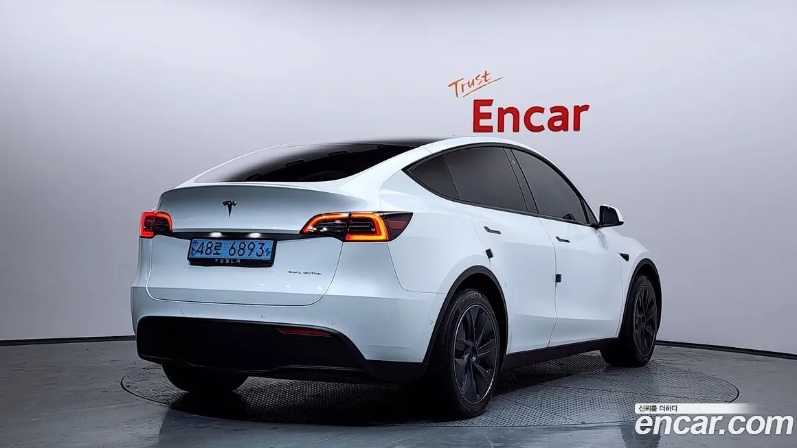 Tesla Model Y — фото 4