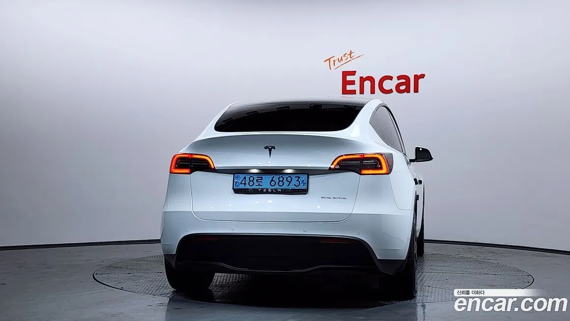 Tesla Model Y — фото 6