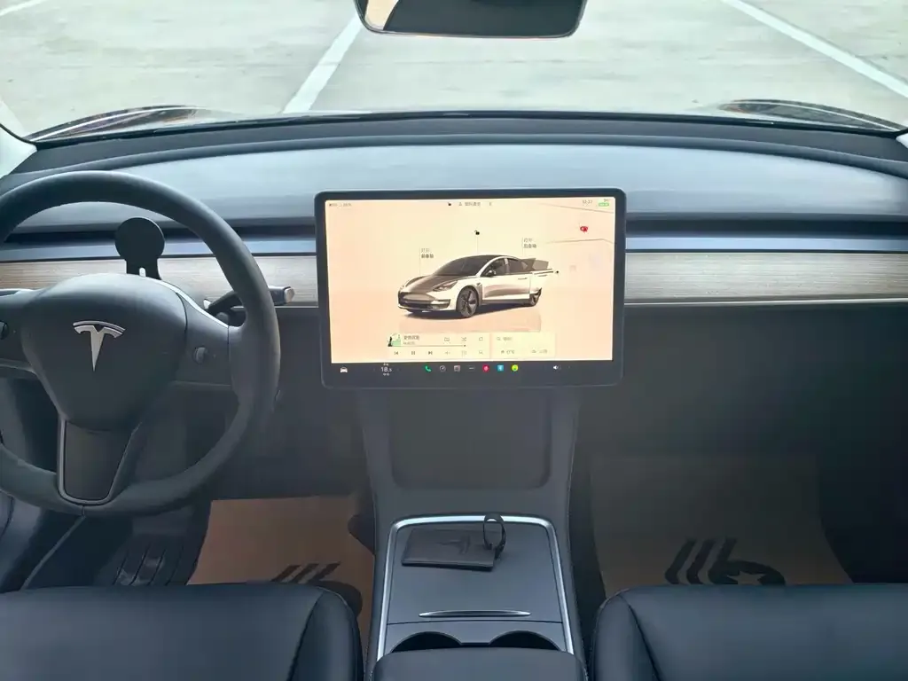 Tesla Model 3 — фото 2