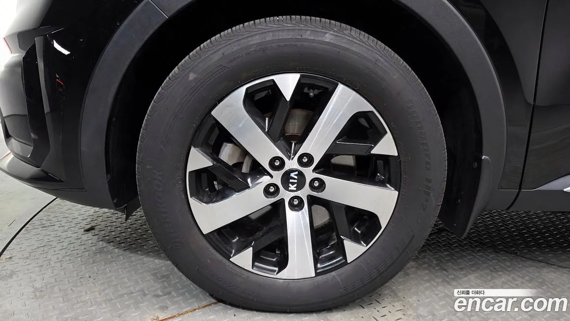 Kia Sorento — фото 10