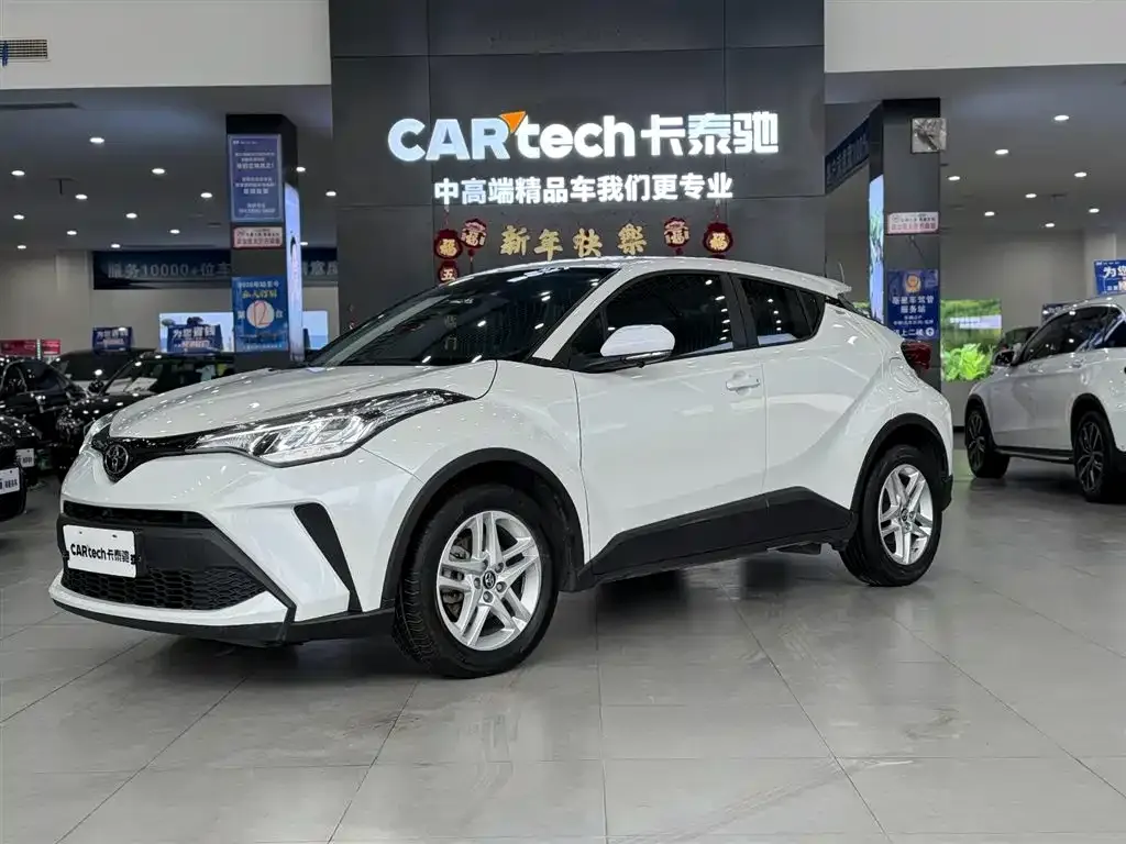 Toyota C-HR — фото 1