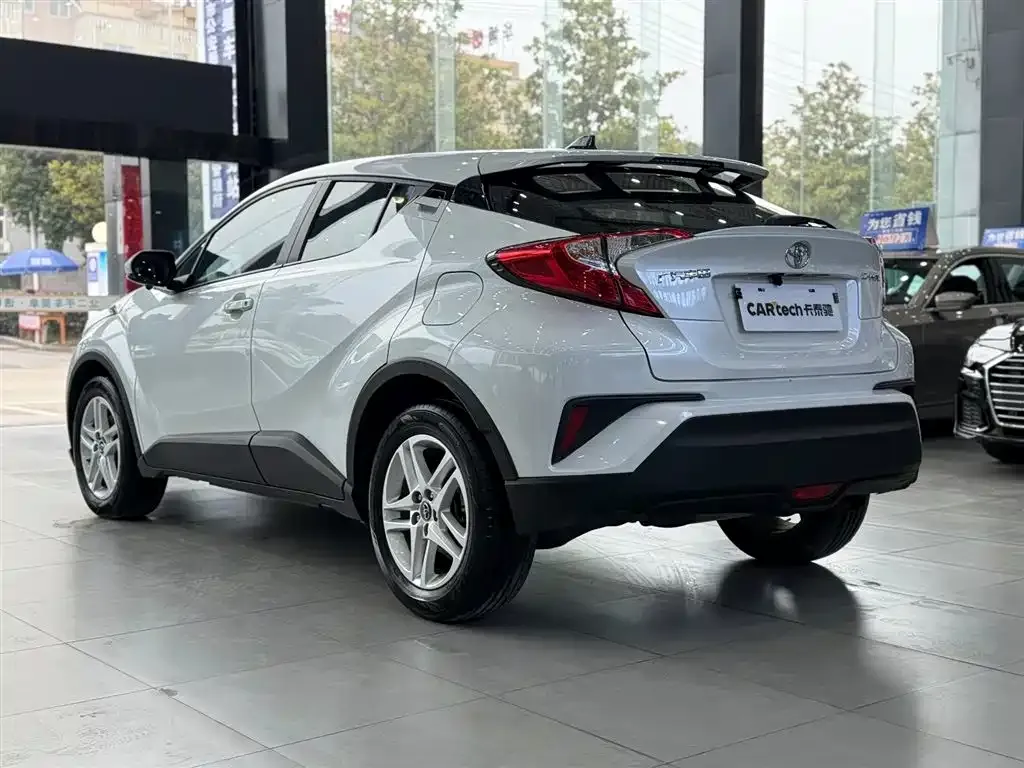 Toyota C-HR — фото 6