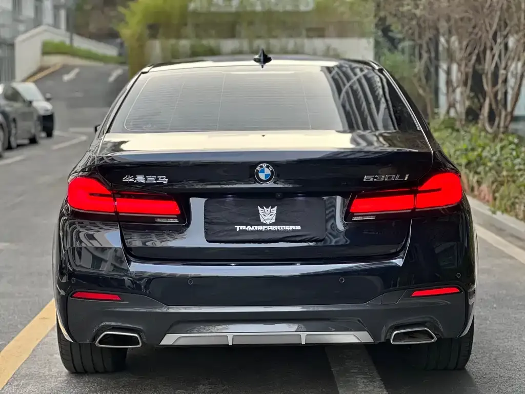 BMW 5 Series — фото 7