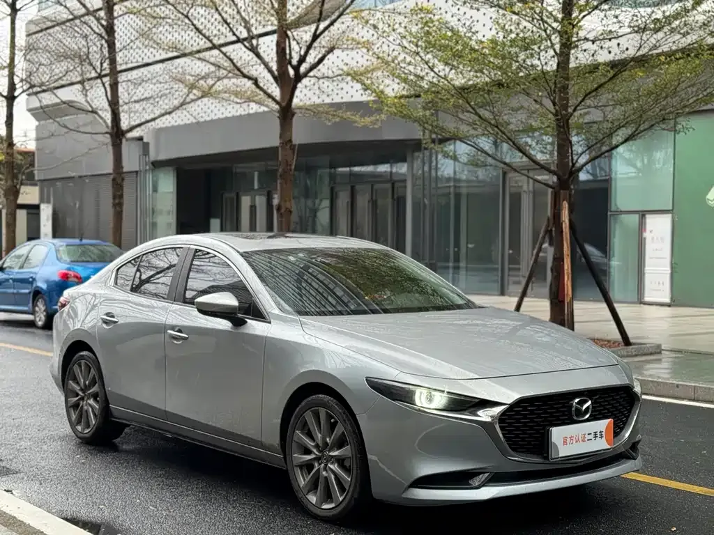Mazda 3 Axela — фото 10