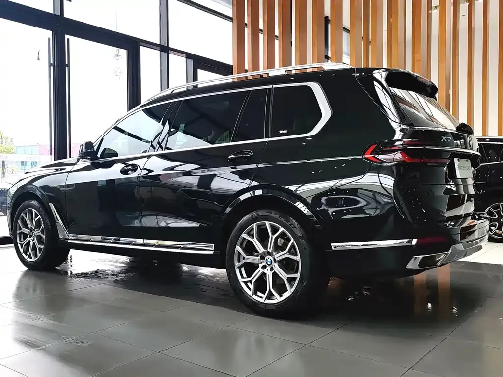 BMW X7 — фото 7