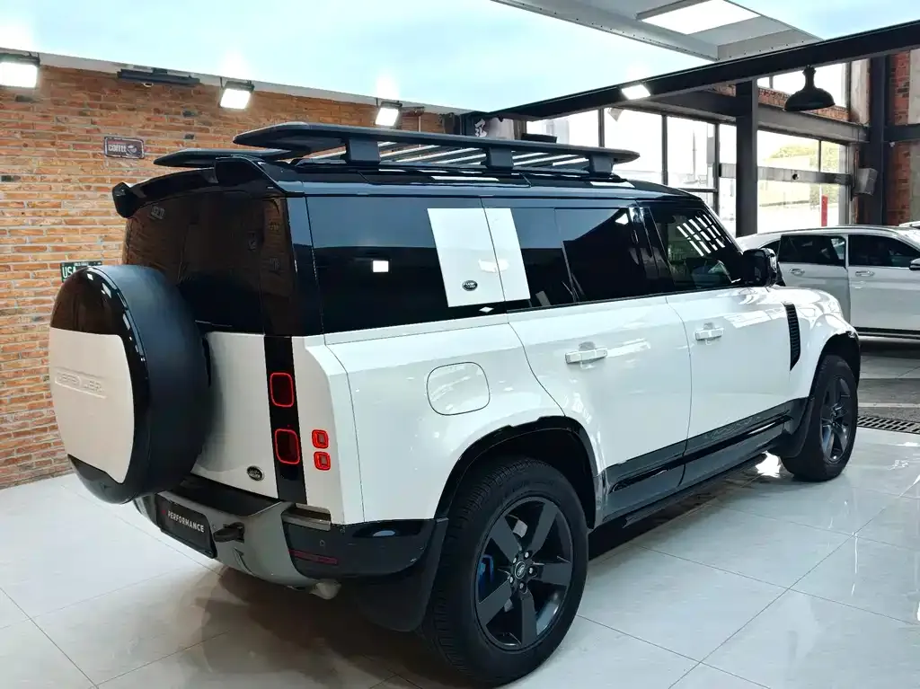 Land Rover Defender — фото 7