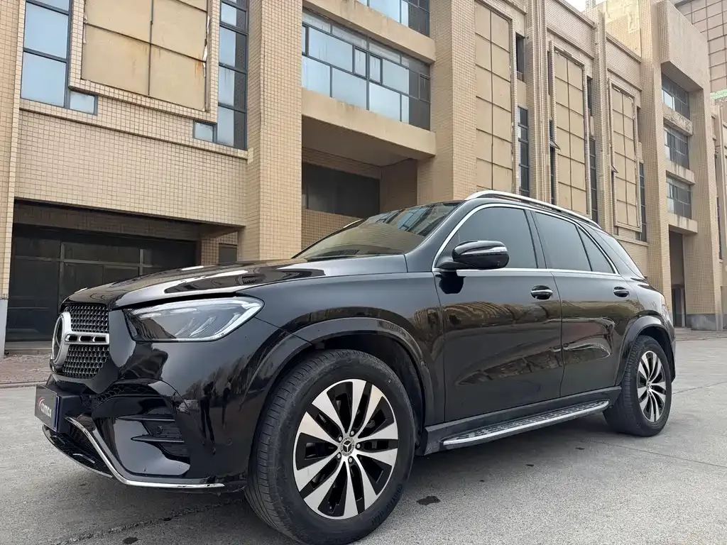Mercedes-Benz GLE — фото 1