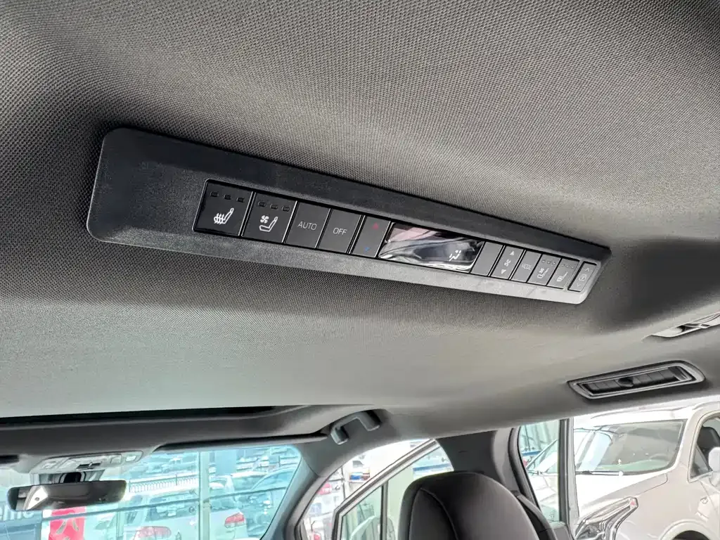 Toyota Granvia — фото 9