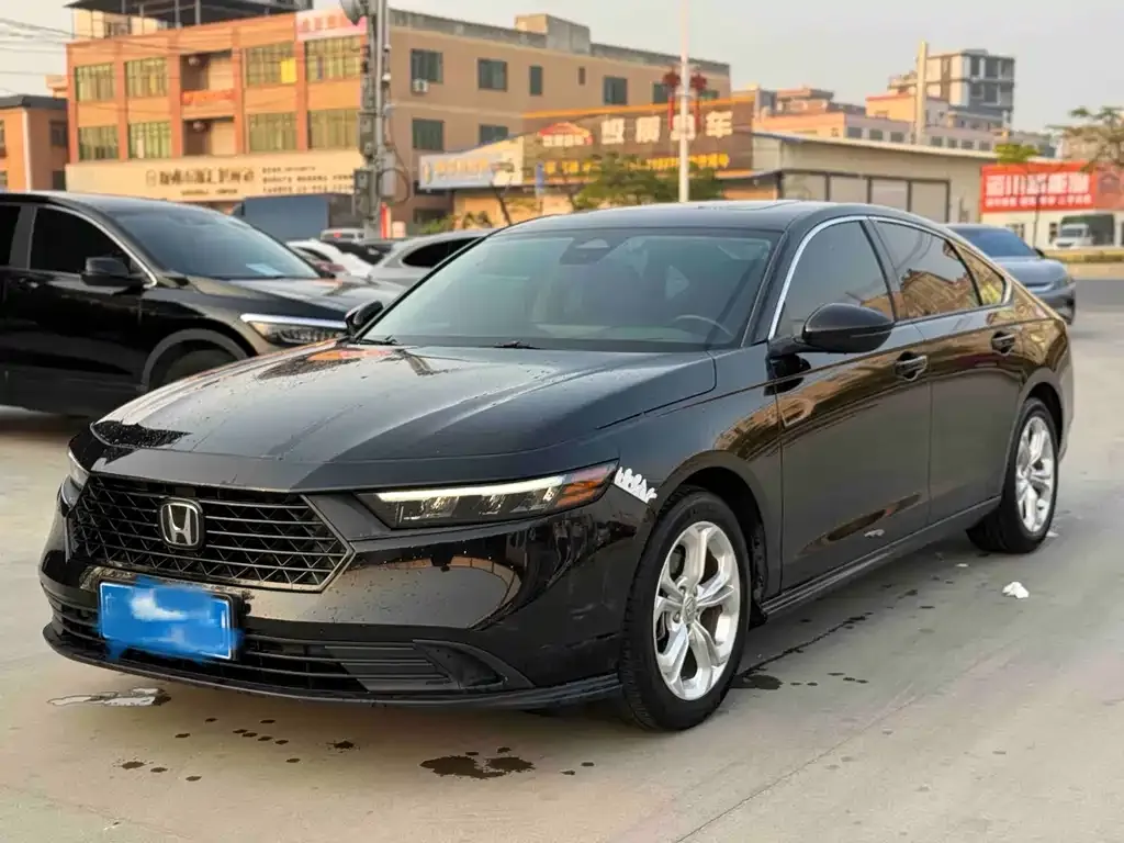 Honda Accord — фото 1