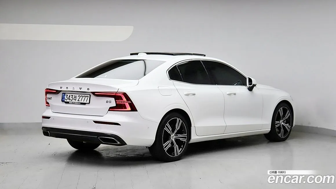 Volvo S60 — фото 9