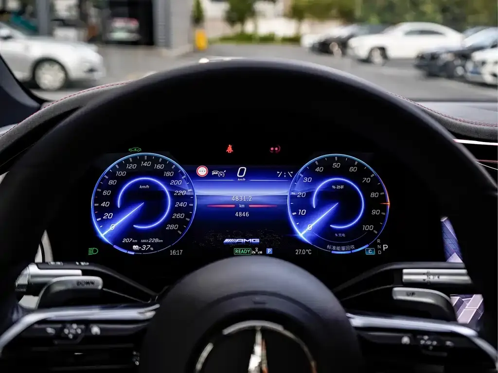 Mercedes-Benz EQS AMG — фото 6