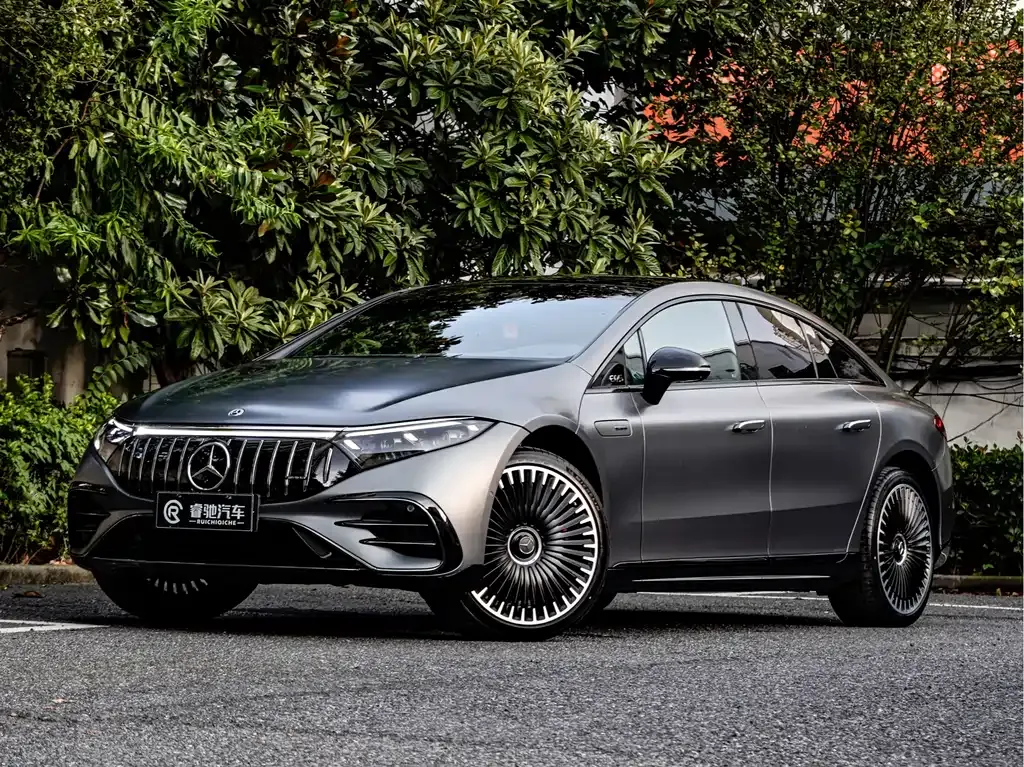 Mercedes-Benz EQS AMG — фото 9