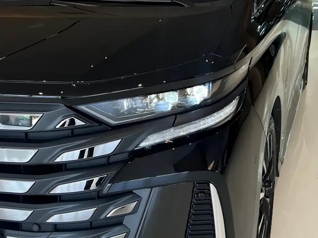 Toyota Vellfire — фото 5