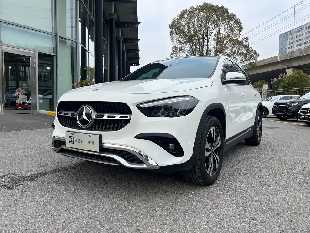 Mercedes-Benz GLA — фото 1
