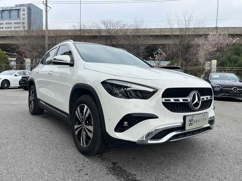 Mercedes-Benz GLA — фото 9